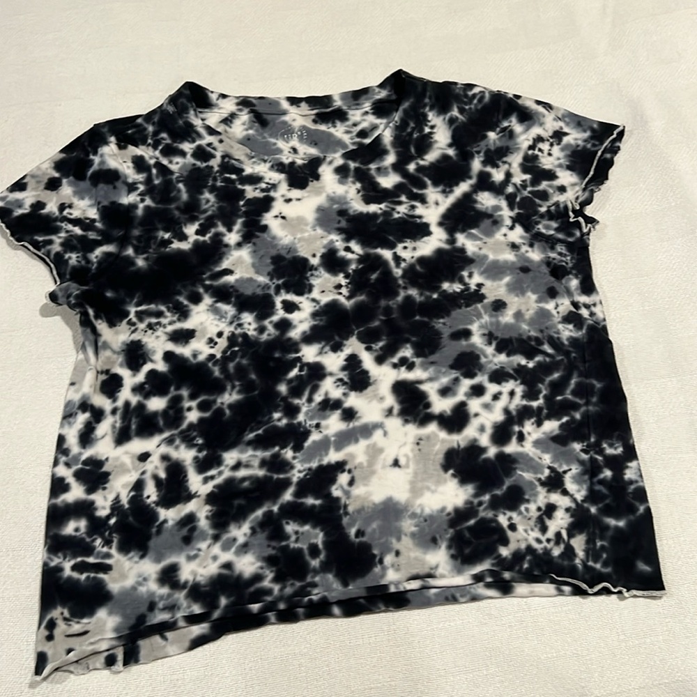 Urban Rebel Tie dyed blk/ grey/white top